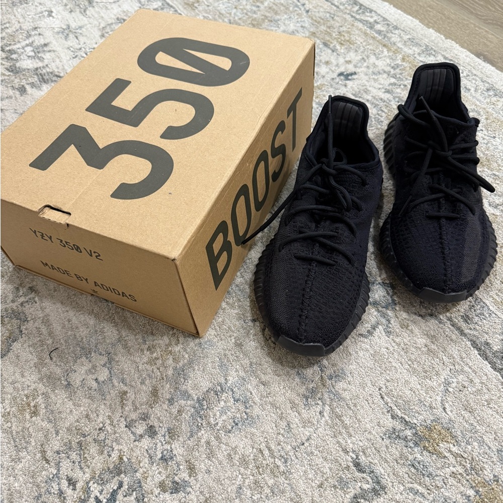 Adidas Yeezy Boost 350 V2 Triple Black Sneakers